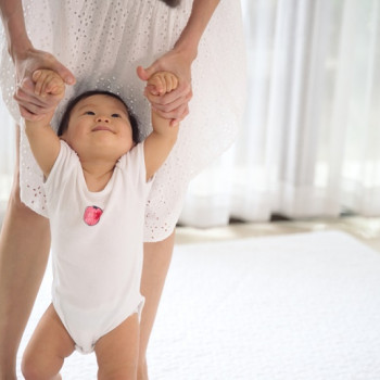 Perlukah si Kecil Menggunakan Alat Bantu Jalan Bayi?