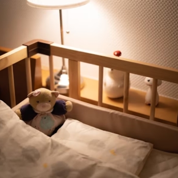 Si Kecil Susah Tidur? Ini Penyebab, Bahaya, dan Solusinya