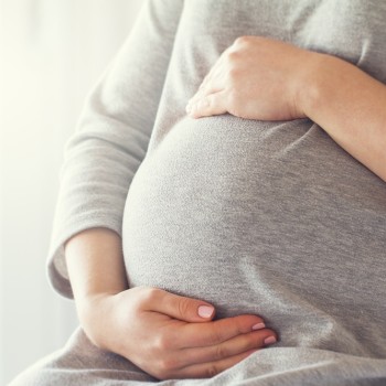 Tips Aman Atasi Perut Kembung Saat Hamil Trimester 2