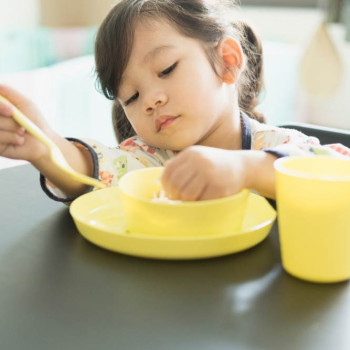 Mudah, Ini 6 Cara Mengatasi Anak 3 Tahun Susah Makan