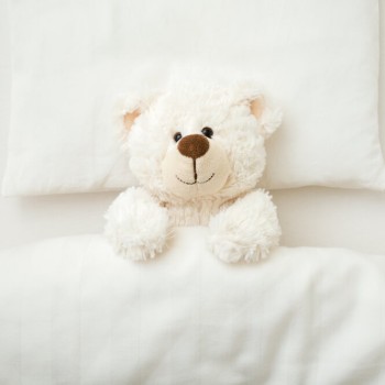 4 Penyebab Bayi Berkeringat Saat Tidur