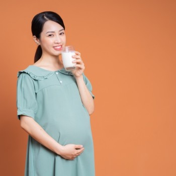 5 Kandungan Nutrisi Susu Ibu Menyusui untuk ASI Lancar