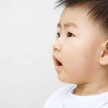 Kenali 4 Penyebab Anak Terlambat Bicara dan Solusinya