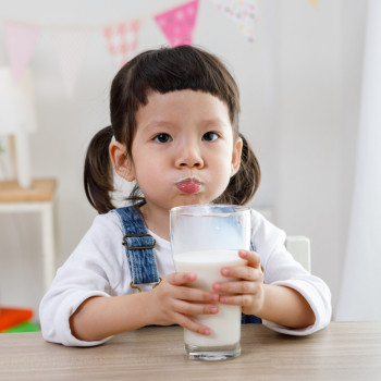 Manfaat Minum Susu Setelah si Kecil Disapih