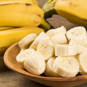 5 Manfaat Buah Pisang yang Penting Bagi Tumbuh Kembang Bayi
