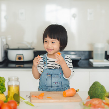 Peranan Nutrisi untuk Memperkuat Daya Tahan Tubuh Si Kecil