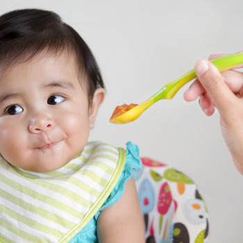 Mengenal Penyebab Bayi Susah Makan dan Cara Mengatasinya