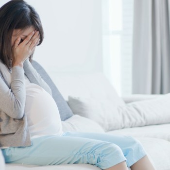 Alasan Perasaan Ibu Hamil Sensitif yang Perlu Ayah Pahami