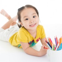 Cara Mudah dan Seru Mengajari Si Kecil Mengenal Warna