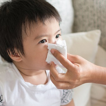 Tips Mengatasi Hidung Tersumbat pada Si Kecil