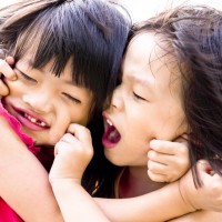 Tips dan Strategi Tepat Menghadapi Si Kecil yang Agresif