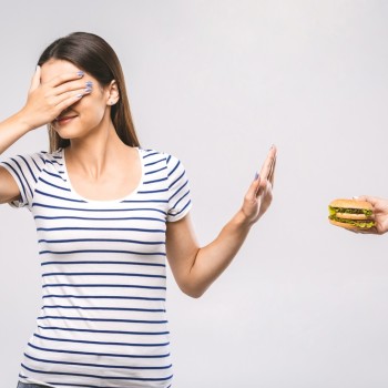 4 Makanan yang Dilarang untuk Ibu Menyusui