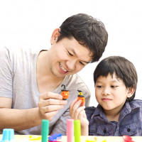 Ide Kegiatan Seru untuk Perkuat Hubungan Ayah dan Si Kecil