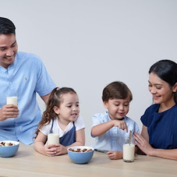 9 Nutrisi Protein Hewani Terbaik untuk Pertumbuhan Si Kecil