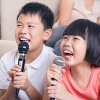 Tips Makin Kreatif dengan Bernyanyi Bersama si Kecil