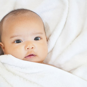 4 Tips Buat Bayi  Nyaman Saat Dipakaikan Popok