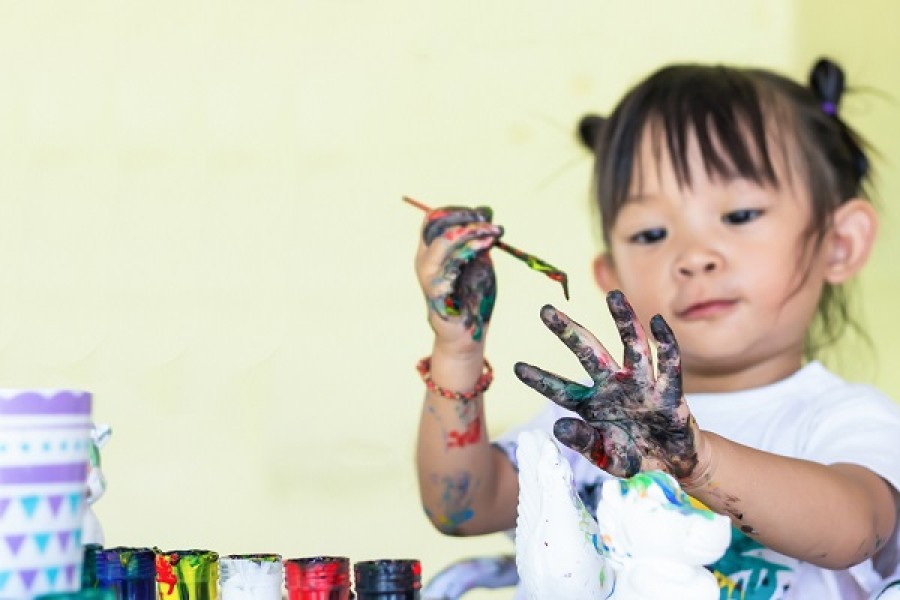 Ajari si Kecil Mengenal Warna dengan 6 Cara Ini, Bu